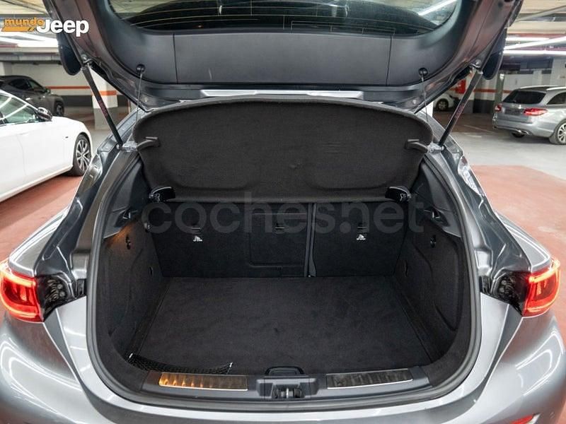 Usado Infiniti Q30 Premium 170 CV (125 kW) 2016 Gris / plata Berlina