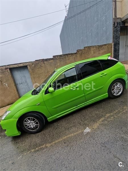Verde Usado 2002 Ford Focus Trend Berlina | 1300 € (Buen precio) - Imagen 1/4