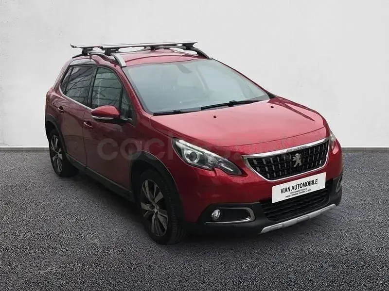 Usado Peugeot 2008 Allure 100 CV (73 kW) 2019 Rojo SUV
