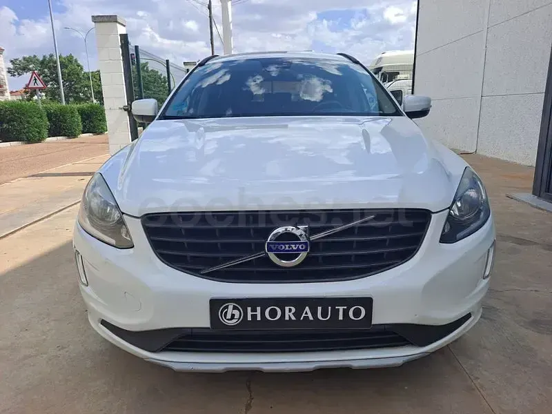 Usado Volvo XC60 Momentum 150 CV (110 kW) 2017 Blanco SUV