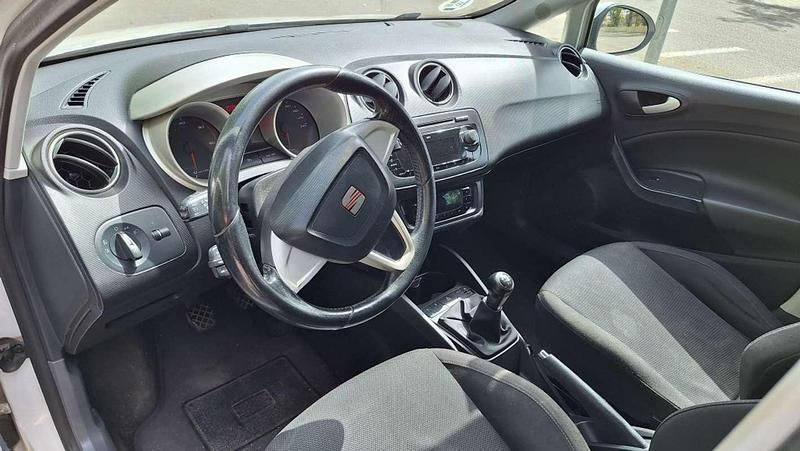 Usado Seat Ibiza Sport 105 CV (77 kW) 2010 Blanco Utilitario