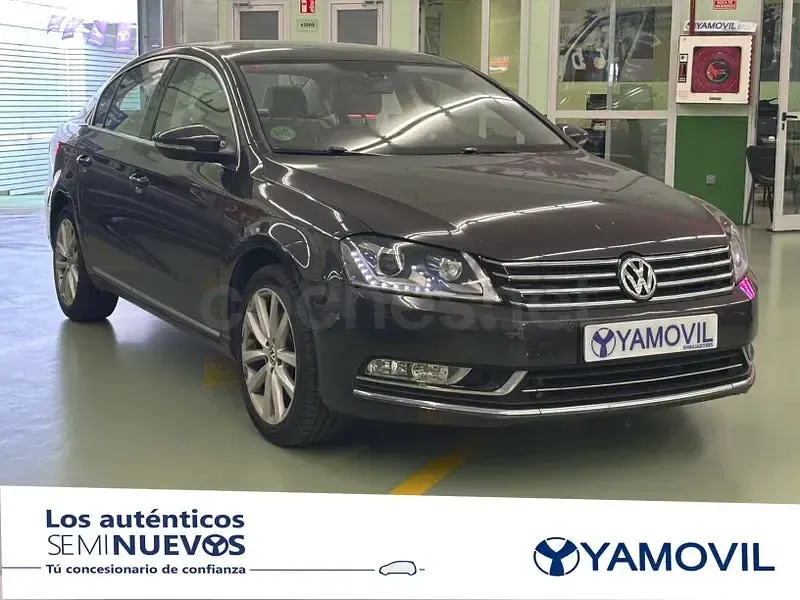 Usado VW Passat Highline 160 CV (117 kW) 2011 Marrón Berlina