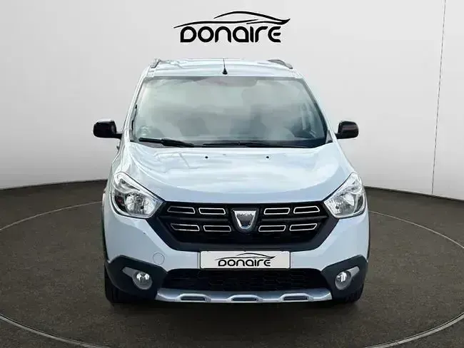 Usado Dacia Lodgy Comfort 115 CV (84 kW) 2020 Blanco Monovolumen