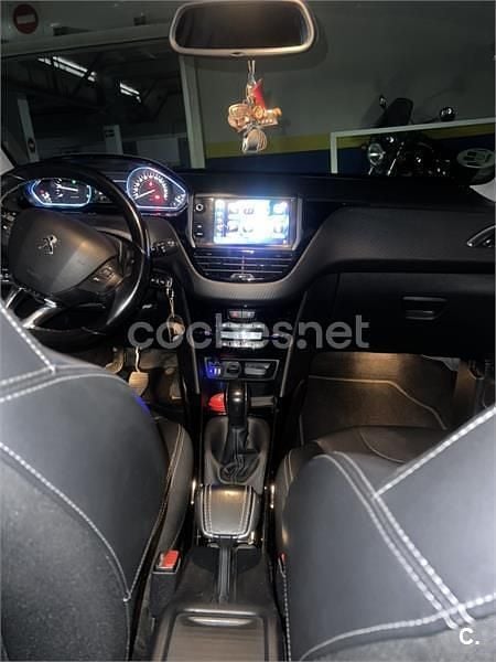 Usado Peugeot 2008 Allure 100 CV (73 kW) 2016 Blanco SUV