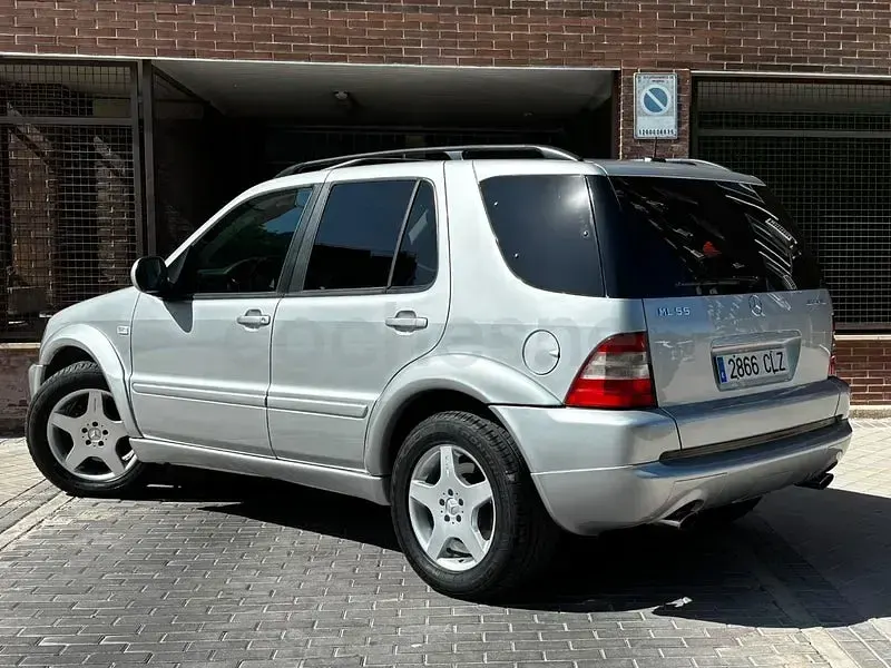 Usado Mercedes ML55 AMG AMG 347 CV (255 kW) 2002 Gris / plata SUV