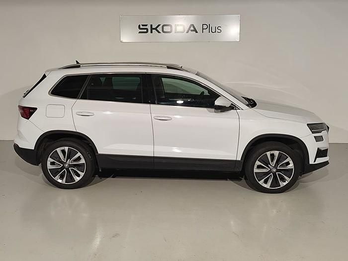 Usado Skoda Karoq Ambition 150 CV (110 kW) 2024 Blanco SUV