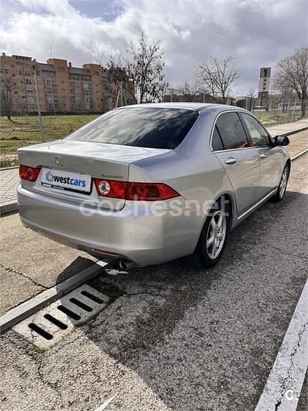Usado Honda Accord Comfort 155 CV (114 kW) 2005 Gris / plata Berlina