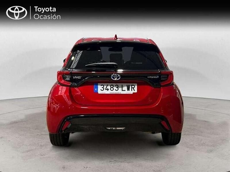 Brugt Toyota Yaris Hybrid Style 2022 Rød Sedan