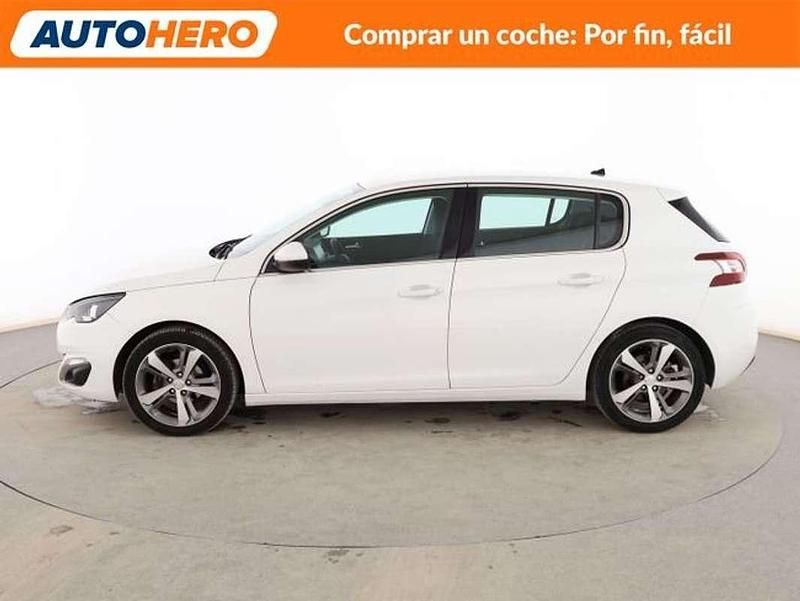 Usado Peugeot 308 Allure 110 CV (80 kW) 2017 Blanco Berlina