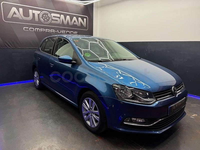 Usado VW Polo Advance 90 CV (66 kW) 2017 Azul Berlina