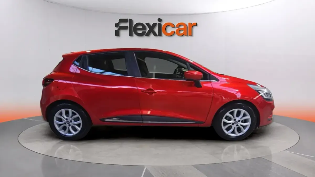 Usado Renault Clio Zen 90 CV (66 kW) 2017 Rojo Utilitario