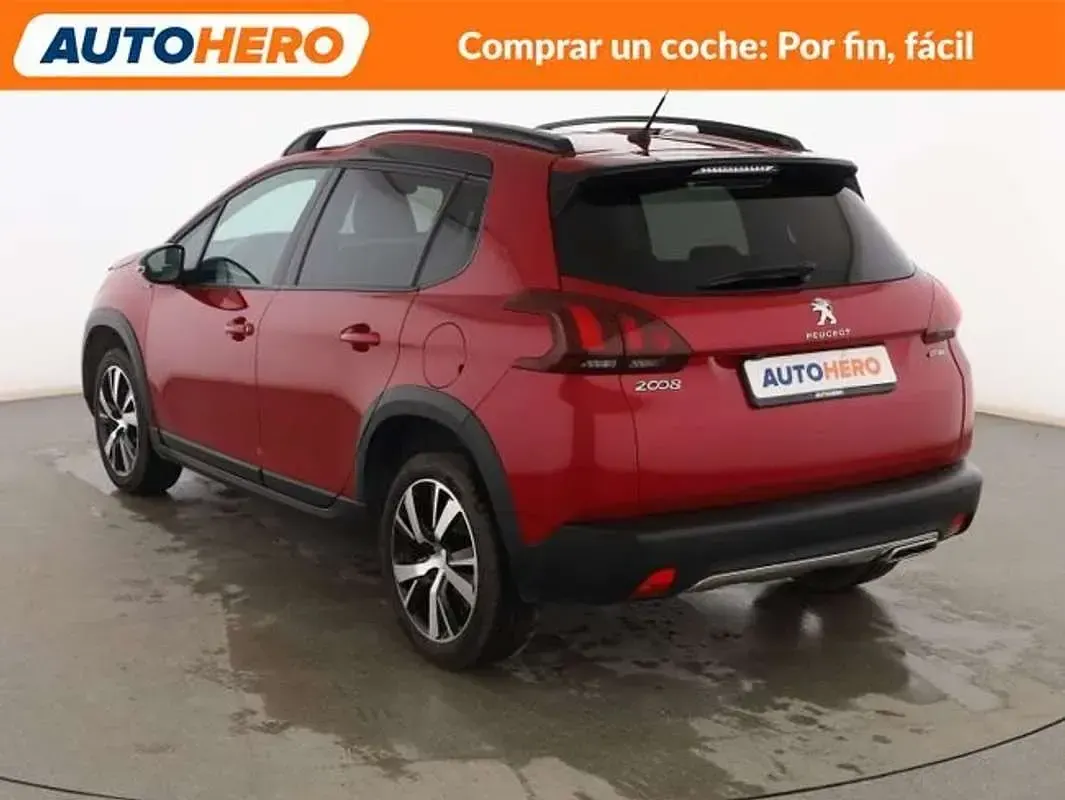 Usado Peugeot 2008 GT-line 131 CV (96 kW) 2019 Rojo SUV