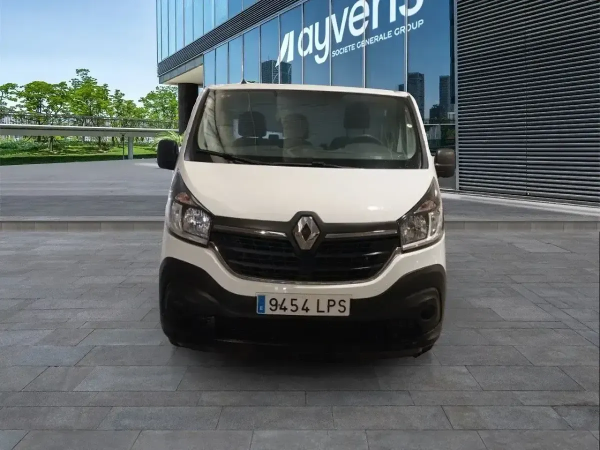 Usado Renault Trafic 120 CV (88 kW) 2021 Blanco Monovolumen