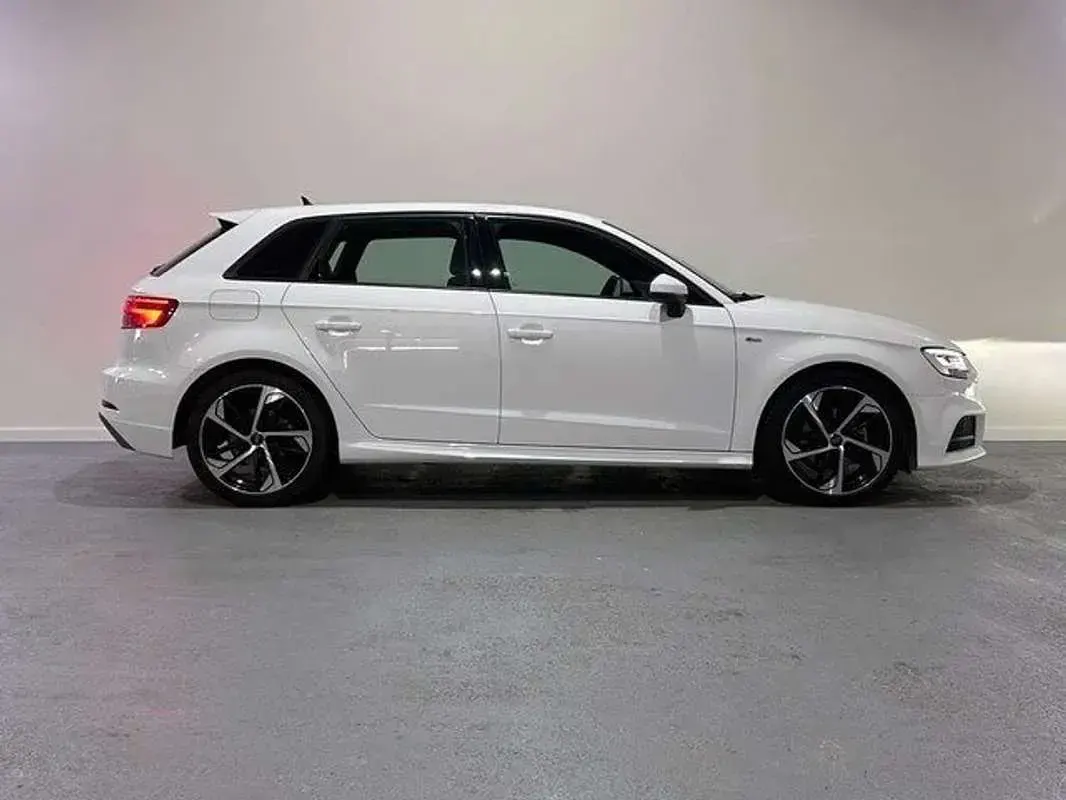 Usado Audi A3 Sportback S-Line 116 CV (85 kW) 2020 Blanco Utilitario