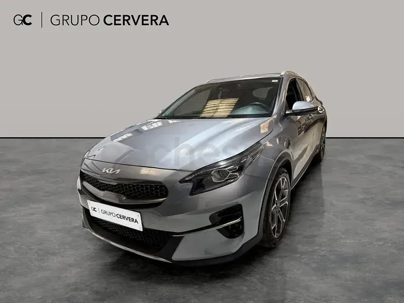 Usado Kia XCeed 120 CV (88 kW) 2022 Gris / plata SUV