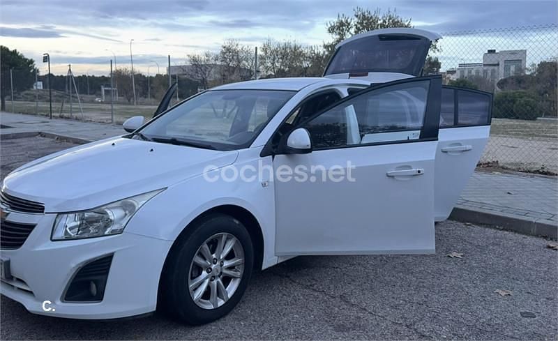 Usado Chevrolet Cruze LT 124 CV (91 kW) 2013 Blanco Familiar