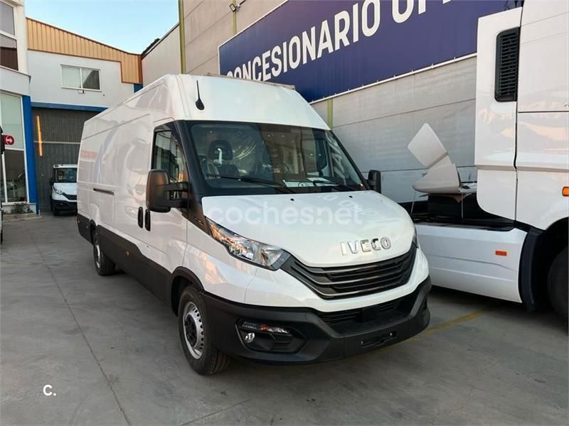 Usado 2023 Iveco Daily Monovolumen | 35.300 € - Imagen 1/1