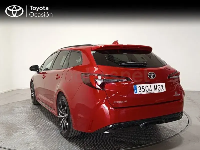Usado Toyota Corolla Sport 140 CV (102 kW) 2023 Granate Familiar