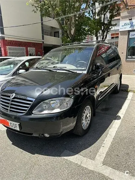 Usado SsangYong Rodius 165 CV (121 kW) 2009 Negro Monovolumen