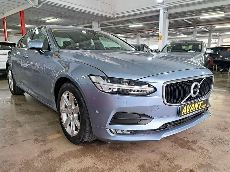 Usado Volvo S90 Momentum 150 CV (110 kW) 2018 Gris Berlina