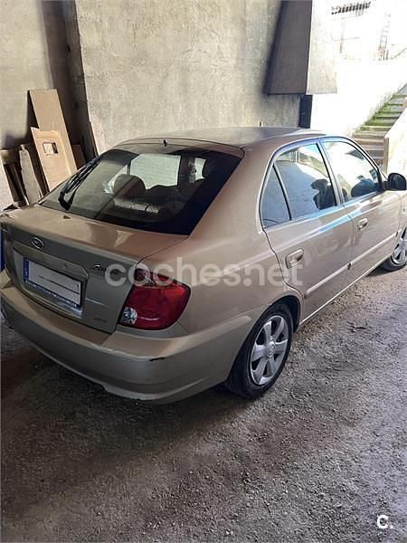 Usado Hyundai Accent 85 CV (62 kW) 2003 Beige Berlina
