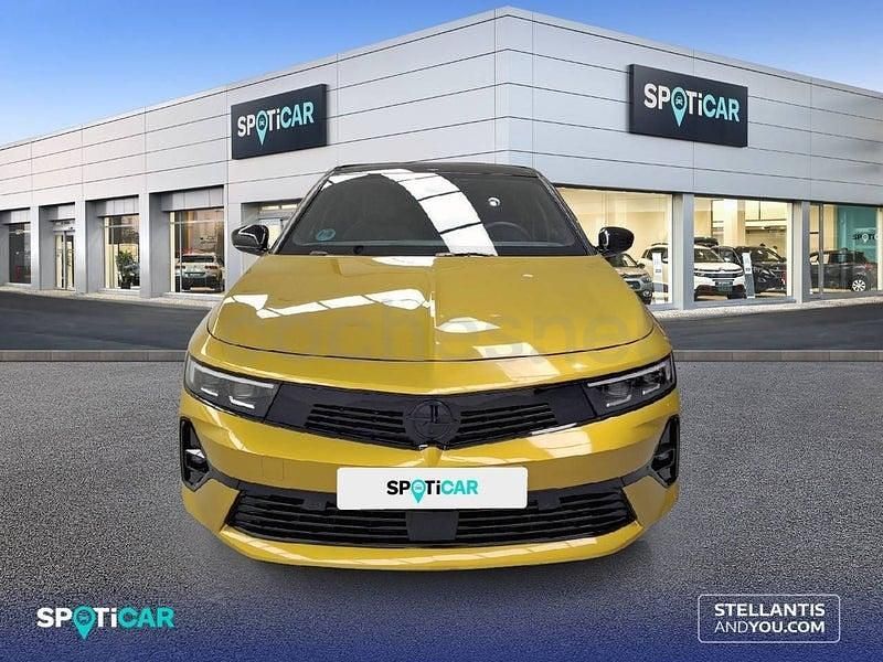 Usado Opel Astra 130 CV (95 kW) 2024 Amarillo Familiar