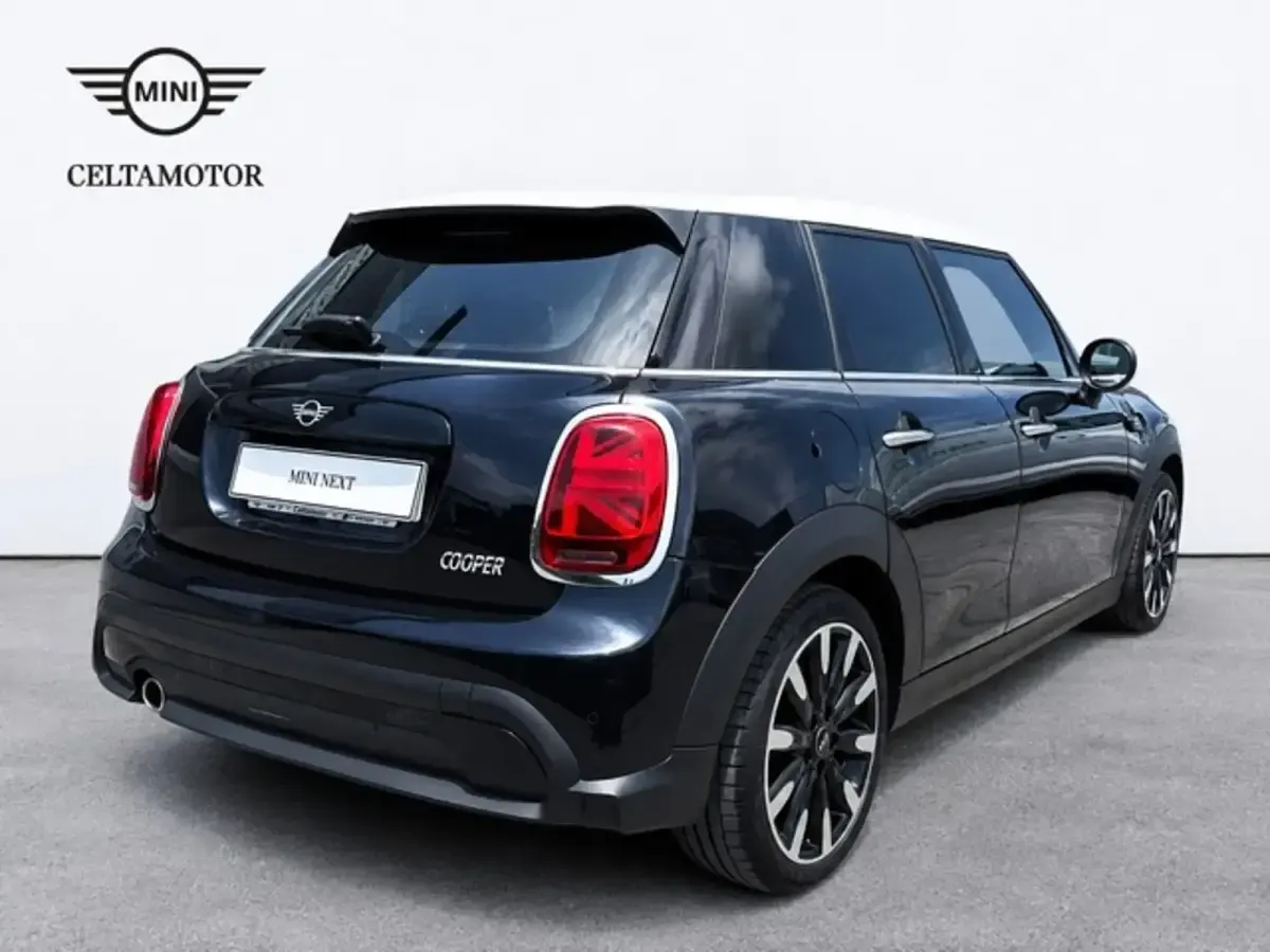Usado Mini Cooper 136 CV (100 kW) 2023 Enigmatic black metalizada Utilitario