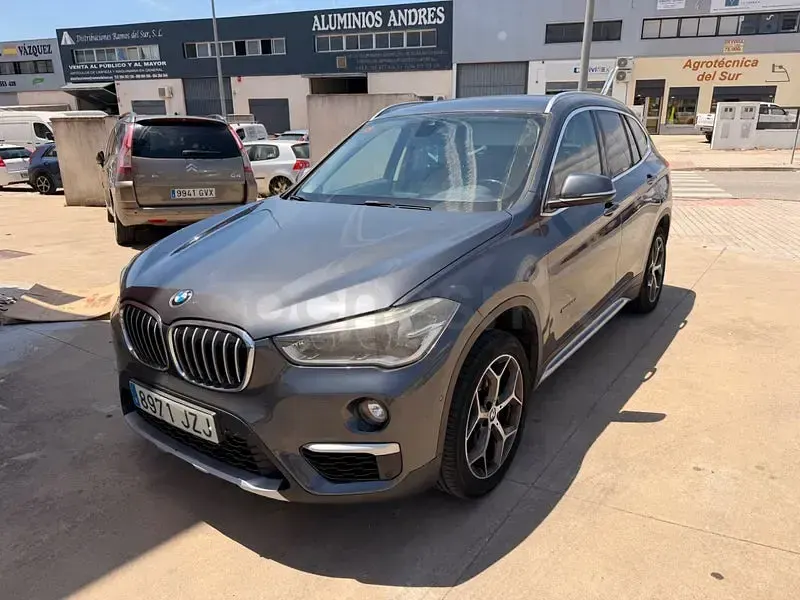 Usado BMW X1 150 CV (110 kW) 2018 Gris / plata SUV
