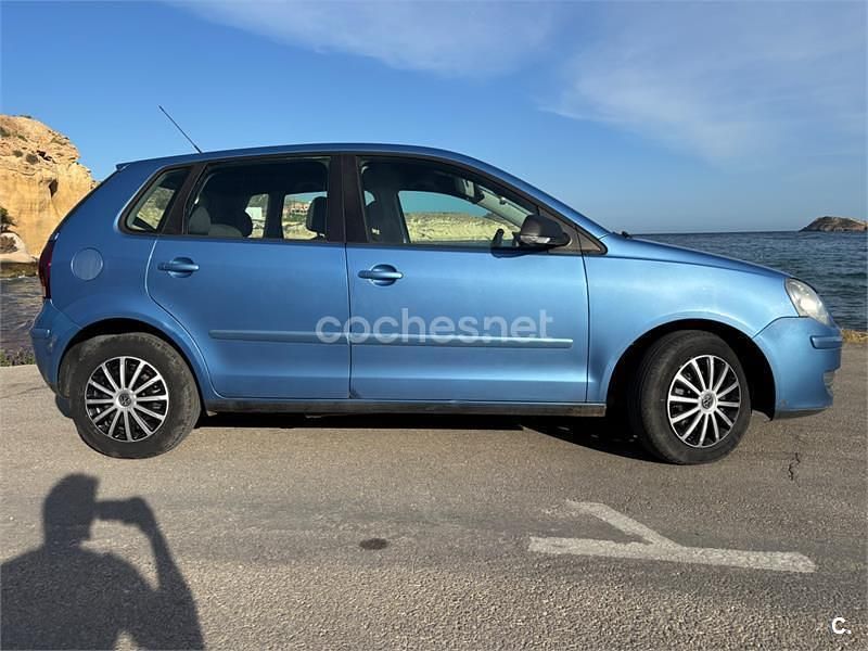 Usado VW Polo Advance 70 CV (51 kW) 2006 Azul Utilitario