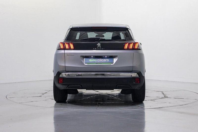 Usado Peugeot 3008 Allure 130 CV (95 kW) 2024 Gris / plata SUV