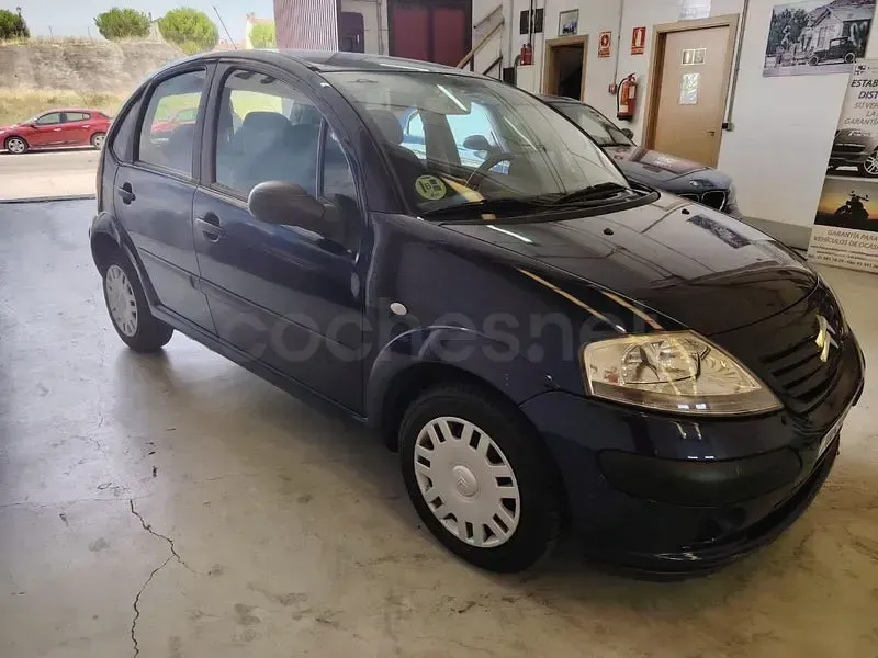 Usado Citroën C3 61 CV (44 kW) 2004 Azul Berlina