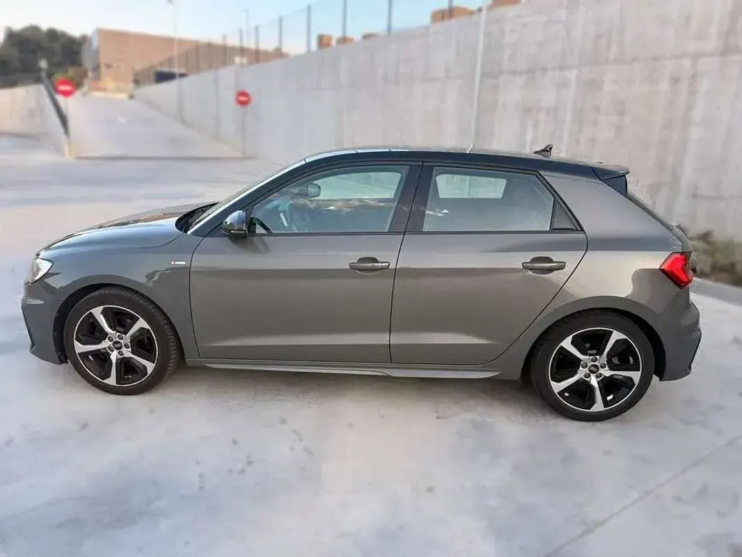 Usado Audi A1 Sportback Premium 116 CV (85 kW) 2021 Gris Utilitario