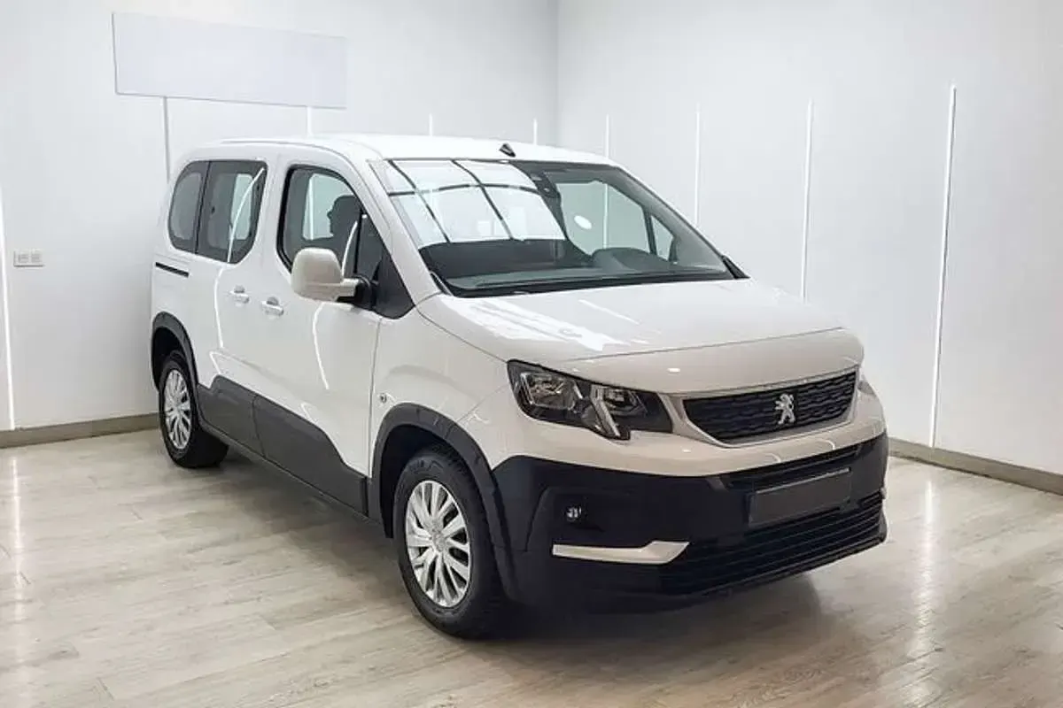 Usado Peugeot Rifter Active 102 CV (75 kW) 2021 Blanco Monovolumen