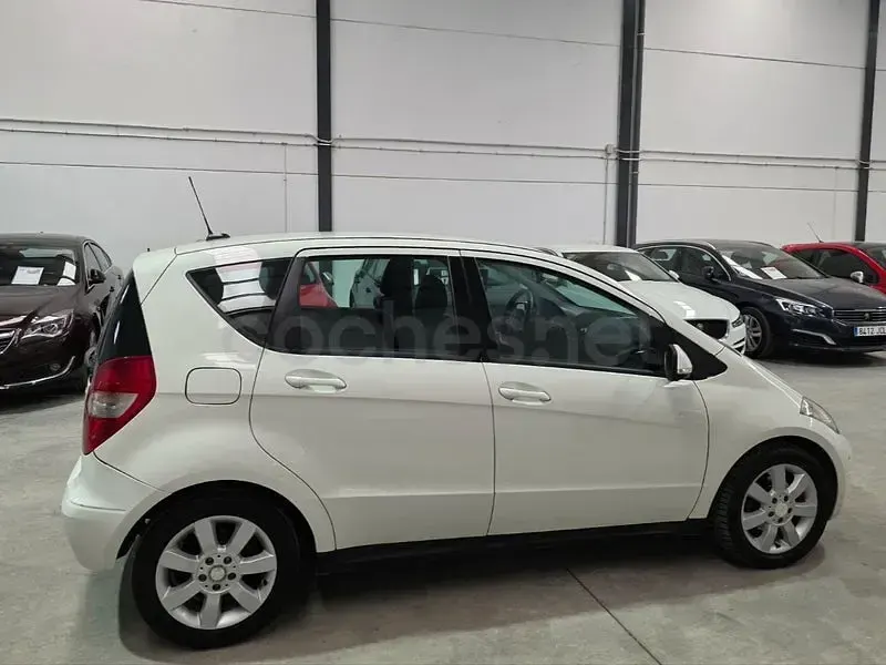 Usado Mercedes A180 Avantgarde 109 CV (80 kW) 2009 Blanco Monovolumen