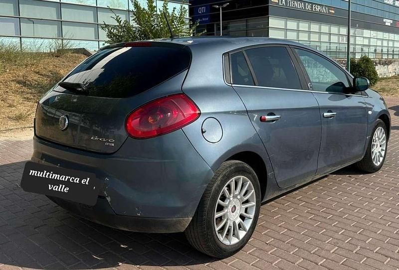 Usado Fiat Bravo Dynamic 120 CV (88 kW) 2010 Azul Utilitario