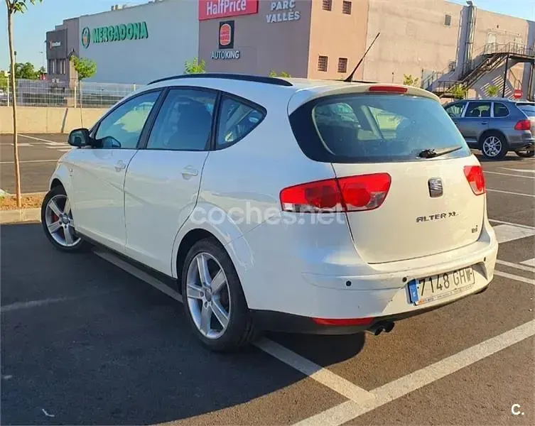 Usado Seat Altea Style 102 CV (75 kW) 2009 Blanco Monovolumen