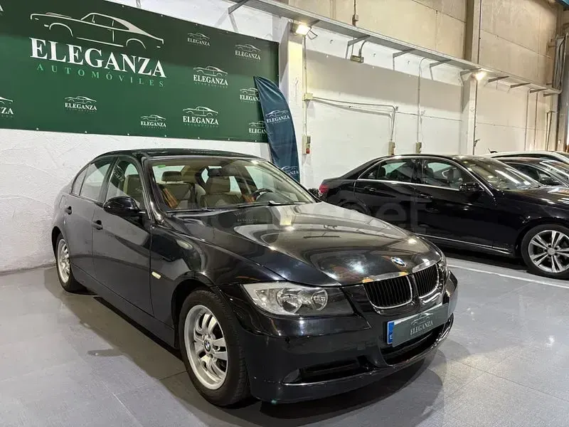 Usado BMW 318 Comfort Edition 129 CV (94 kW) 2006 Negro Berlina