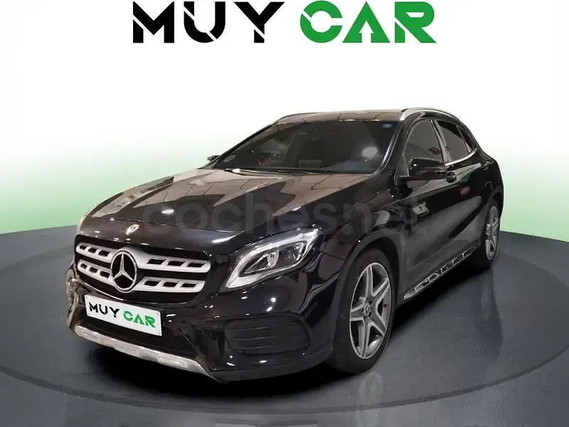 Usado Mercedes GLA180 122 CV (89 kW) 2018 Negro SUV