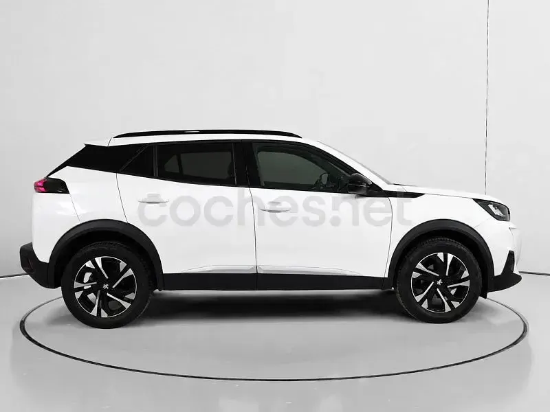 Usado Peugeot 2008 Allure 110 CV (80 kW) 2022 Blanco SUV