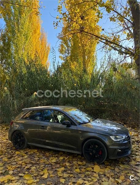 Usado Audi A3 Ambiente 180 CV (132 kW) 2013 Gris / plata Berlina