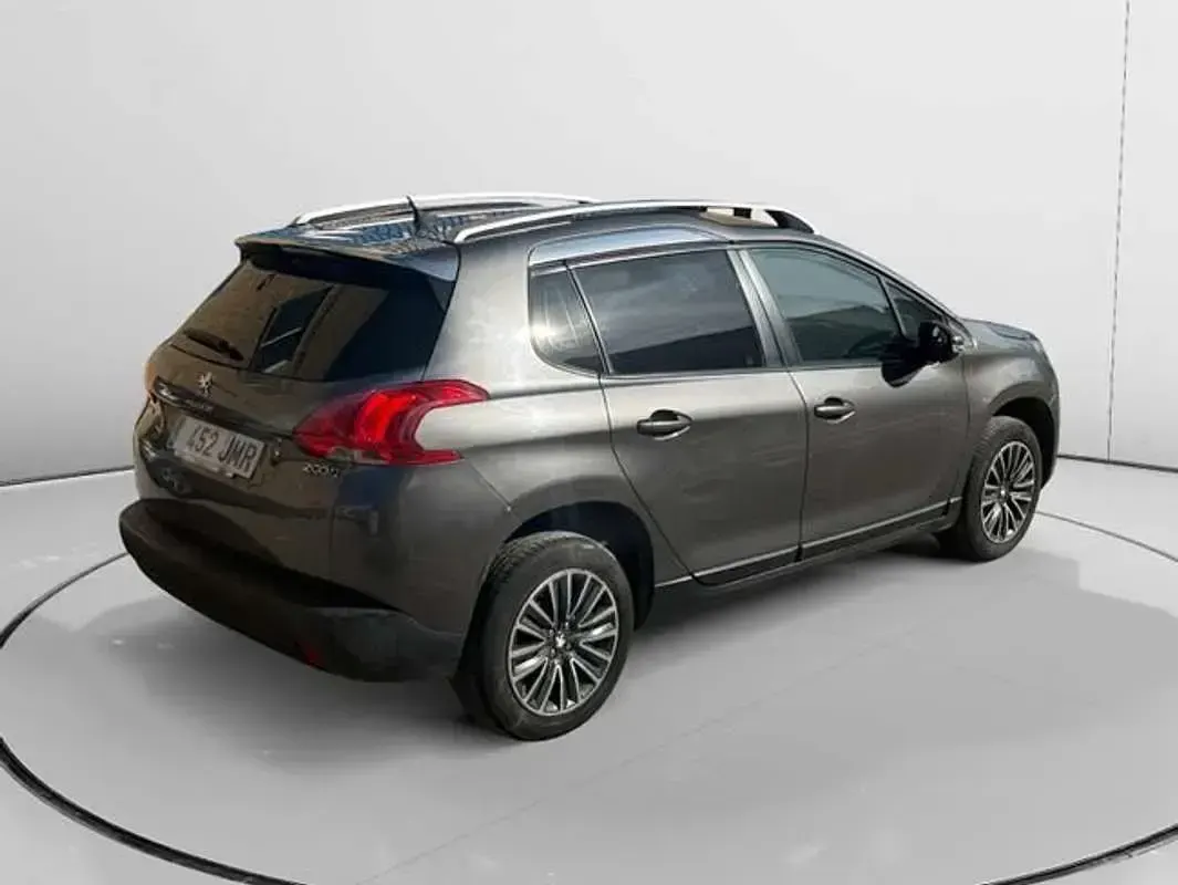 Usado Peugeot 2008 Active 82 CV (60 kW) 2016 Gris SUV