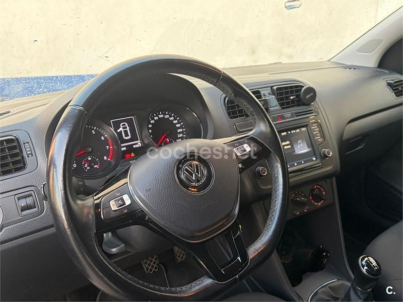 Usado VW Polo Edition 75 CV (55 kW) 2017 Negro Berlina