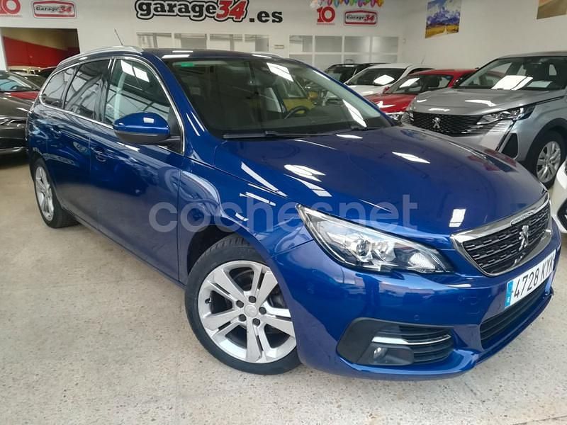 Usado Peugeot 308 SW Access 100 CV (73 kW) 2019 Azul Familiar