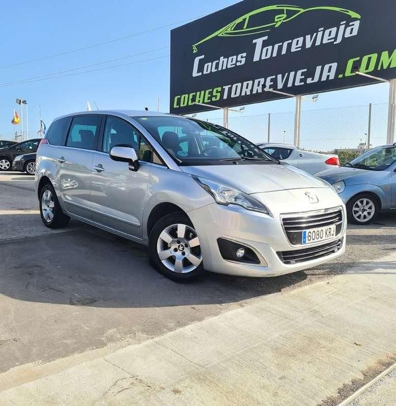 Gris Usado 2015 Peugeot 5008 Active Monovolumen | 8500 € (Un poco caro) - Imagen 1/4