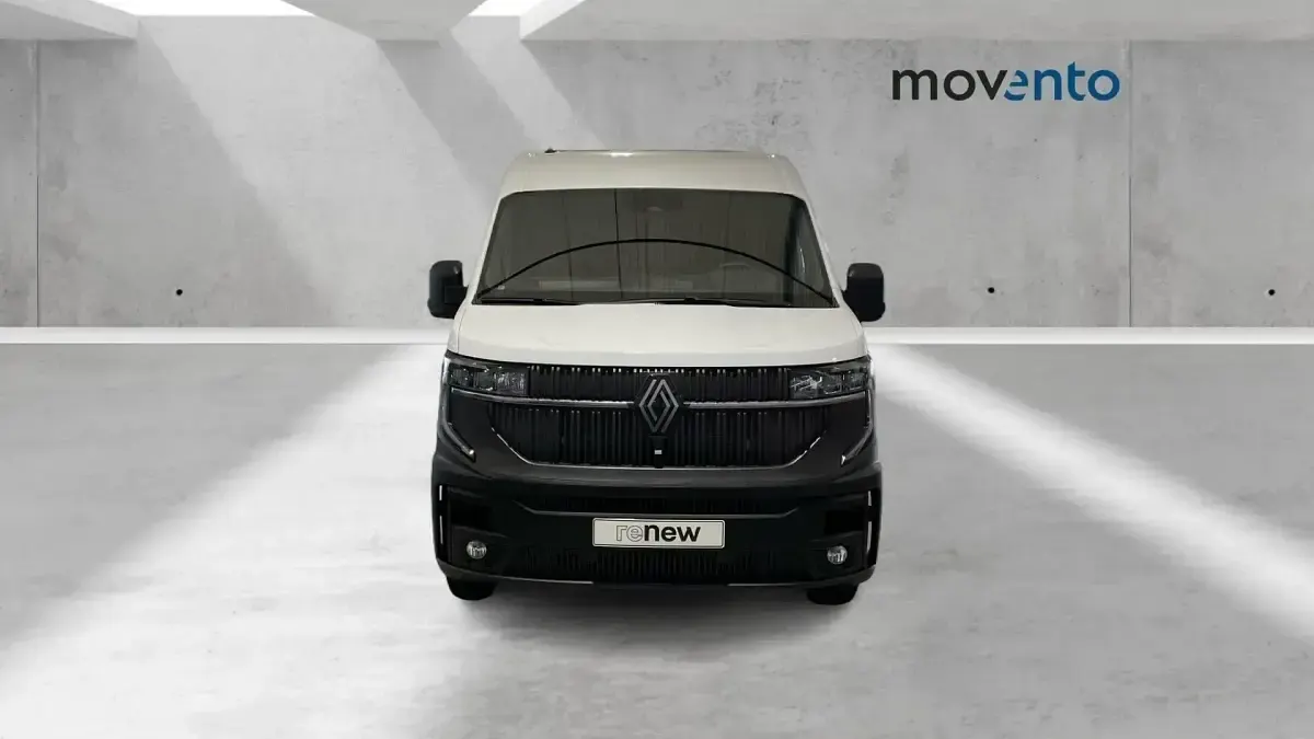 Usado Renault Master 130 CV (95 kW) 2025 Blanco Monovolumen