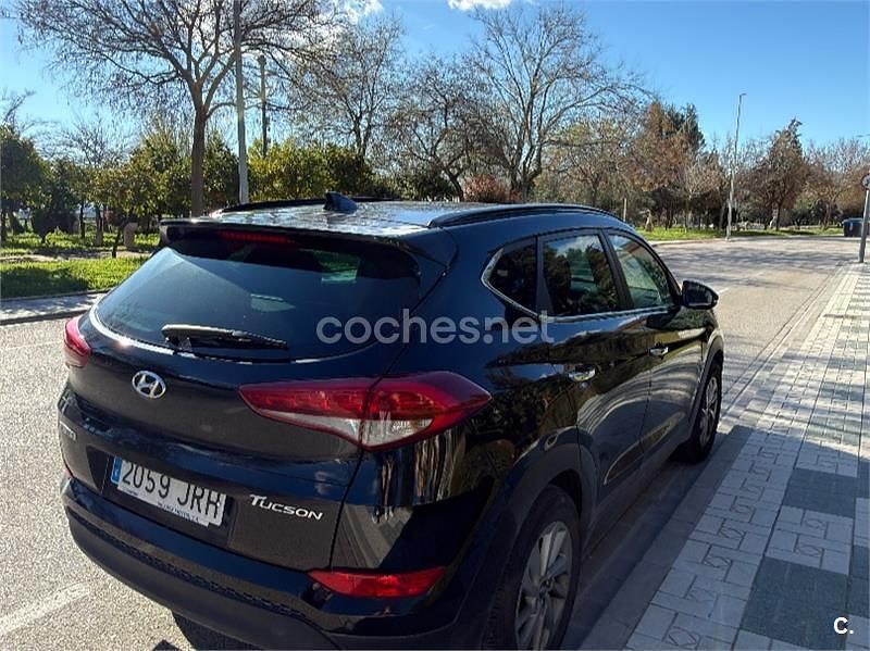 Usado Hyundai Tucson 115 CV (84 kW) 2016 Negro SUV