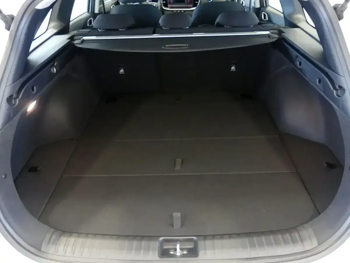 Usado Kia Ceed 136 CV (100 kW) 2024 Blanco Utilitario