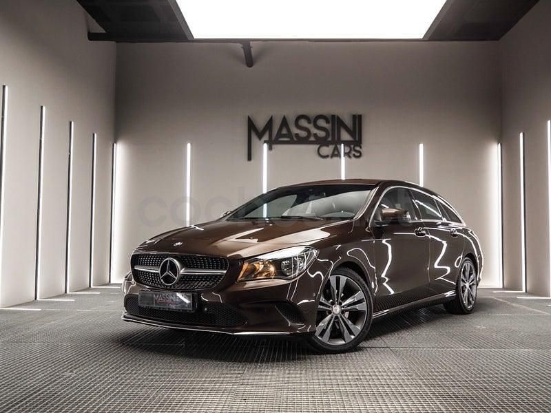 Usado Mercedes CLA220 Shooting Brake Urban 177 CV (130 kW) 2016 Marrón Familiar