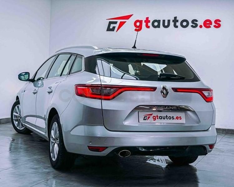 Usado Renault Mégane GrandTour Zen 115 CV (84 kW) 2019 Gris / plata Familiar
