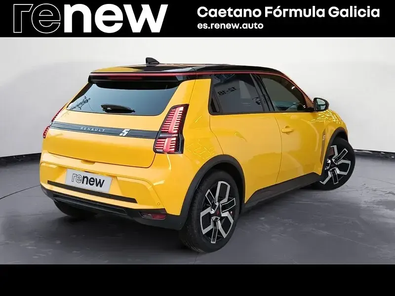 Usado Renault R5 Techno 110 kW (150 CV) 2025 Amarillo Utilitario
